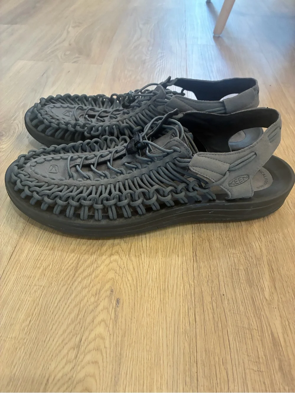 KEEN UNEEK Sandals Magnet Steel Grey Men's Size 14 Outdoor Hiking Comfort